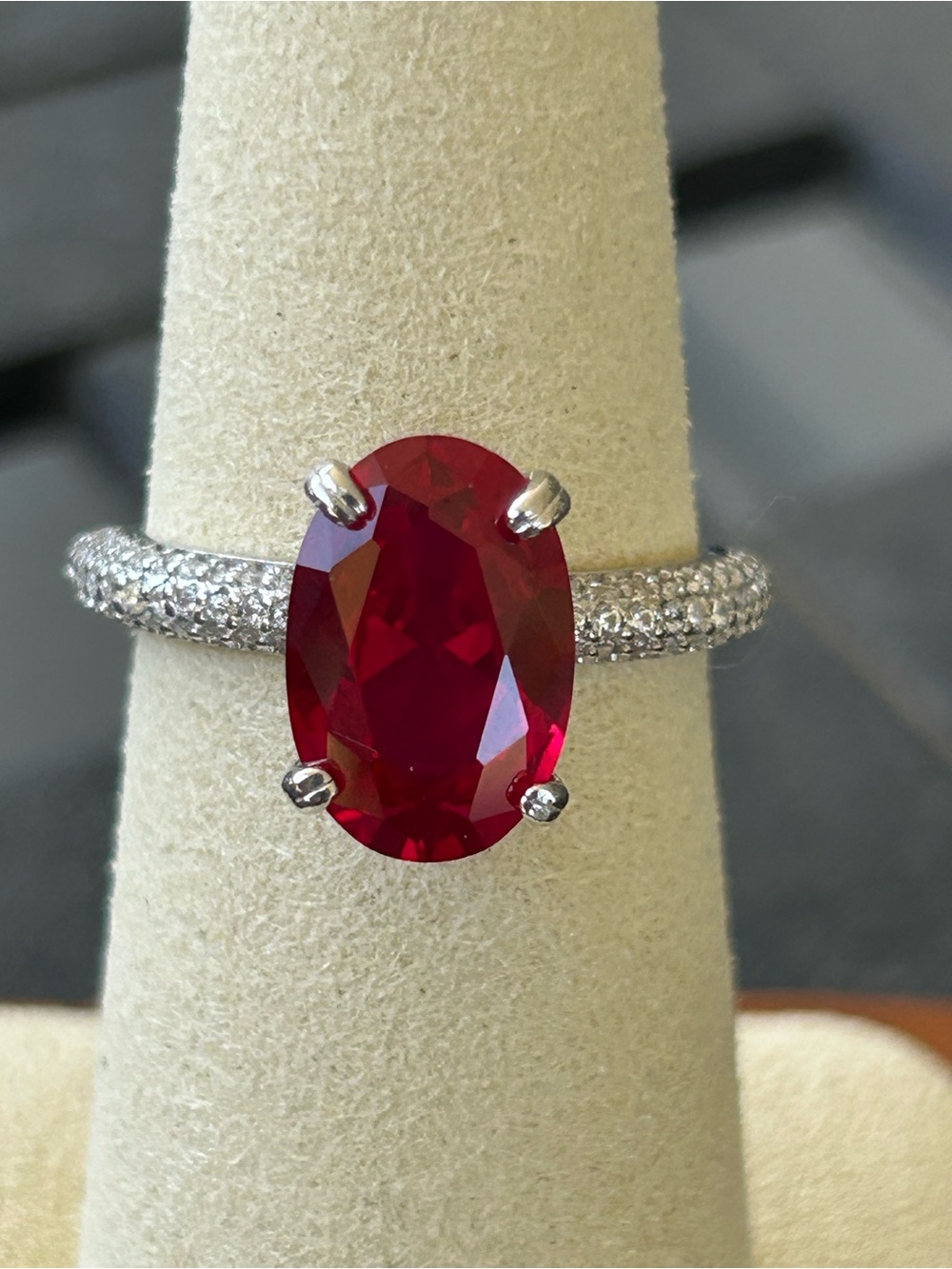 4.5 carrots of ruby Moissanite Oval Red Gemstone Pavé Ring in a S925 setting